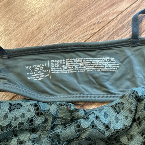 Victoria’s Secret flowy Bralette - Picture 3 of 4